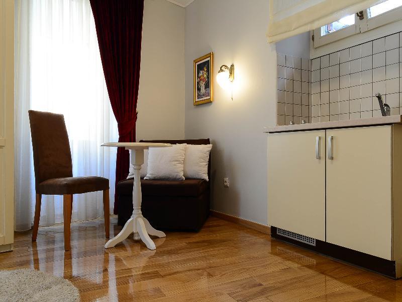 Gostinjska kuća Tri Lava Luxury Living 4*