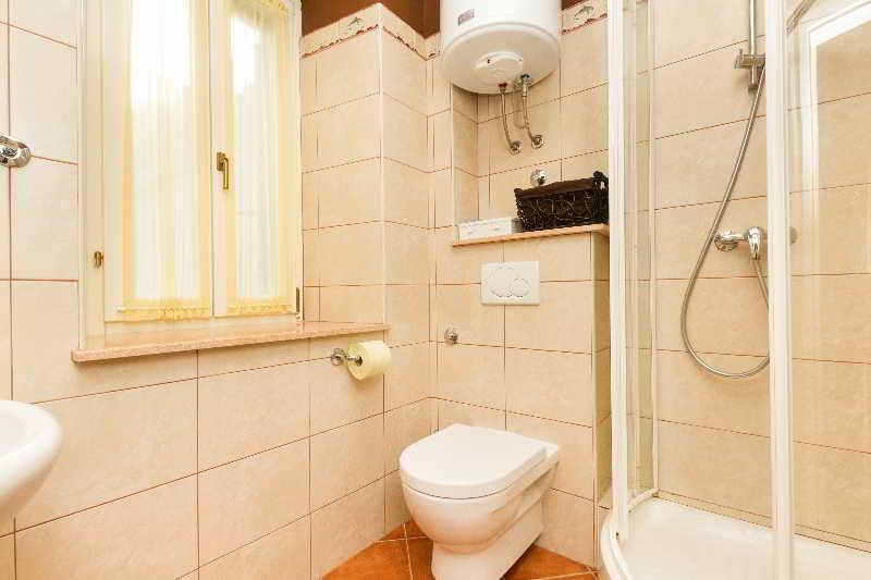 Tri Lava Luxury Living Vendégház 4*